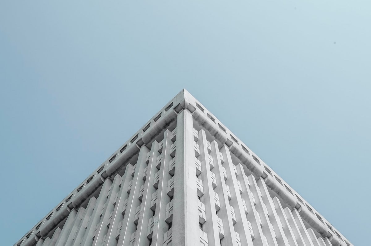 樊振东蛇年最后一战！德甲联赛赢1场输1场，单打逆袭、双打惜败