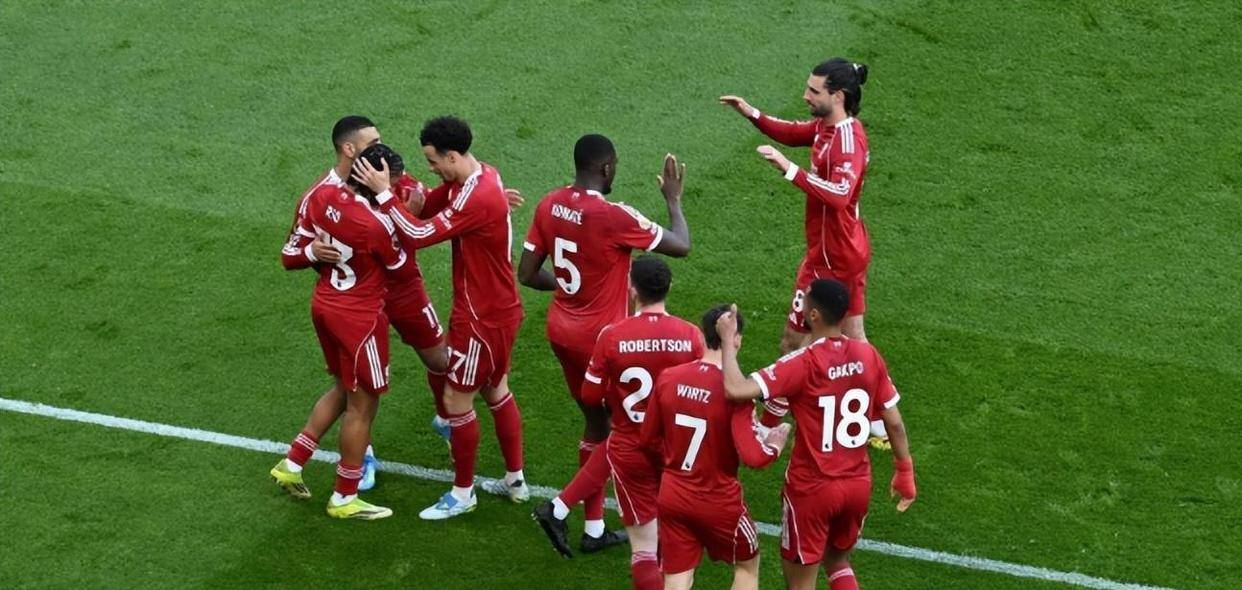 足坛悲欢之夜！拜仁打破54年纪录，巴萨利物浦皆大获全胜，AC米兰3球大败